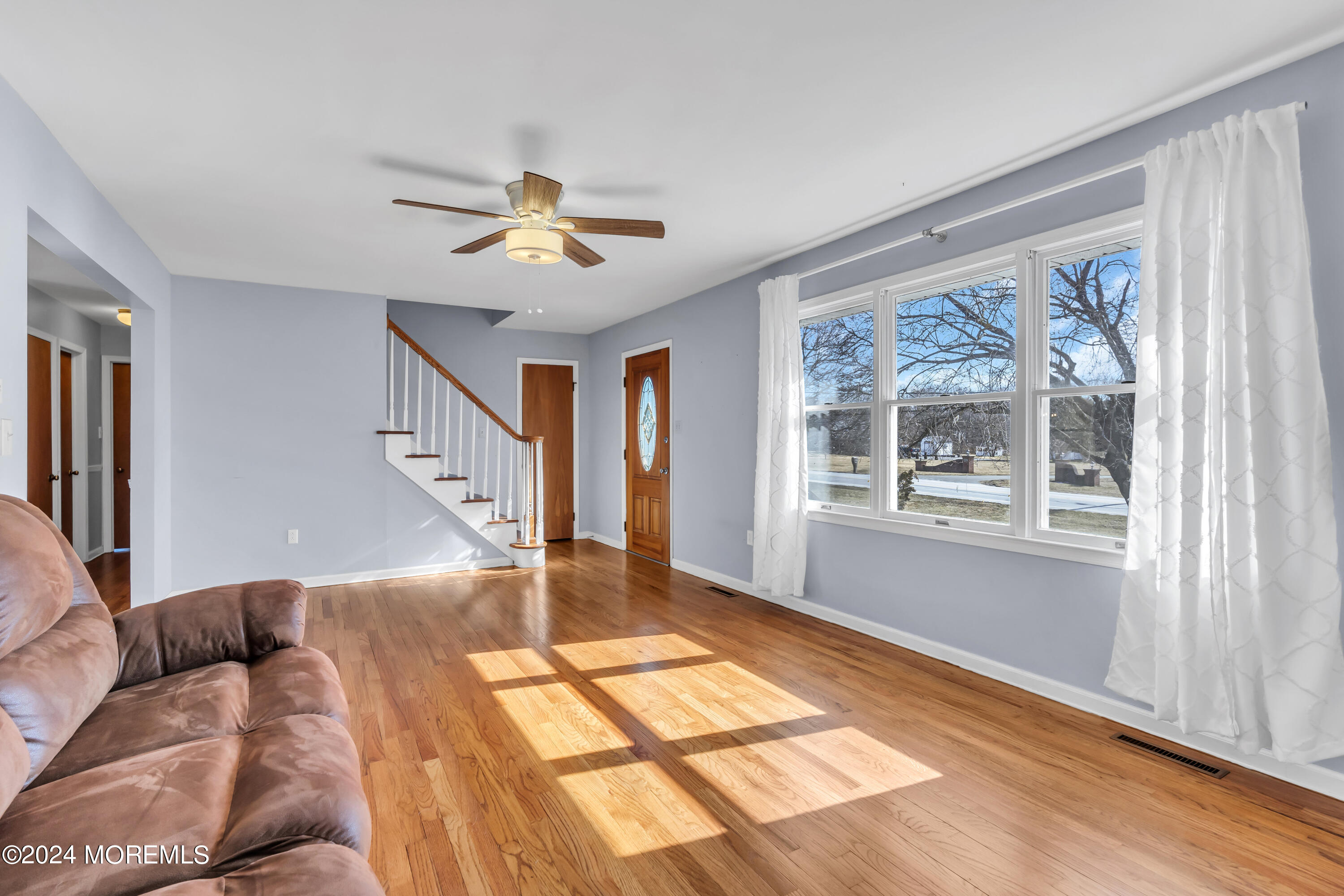 184 Burlington Path Road Cream Ridge, NJ 08514 - Photo 5 of 42 010_dsc02050