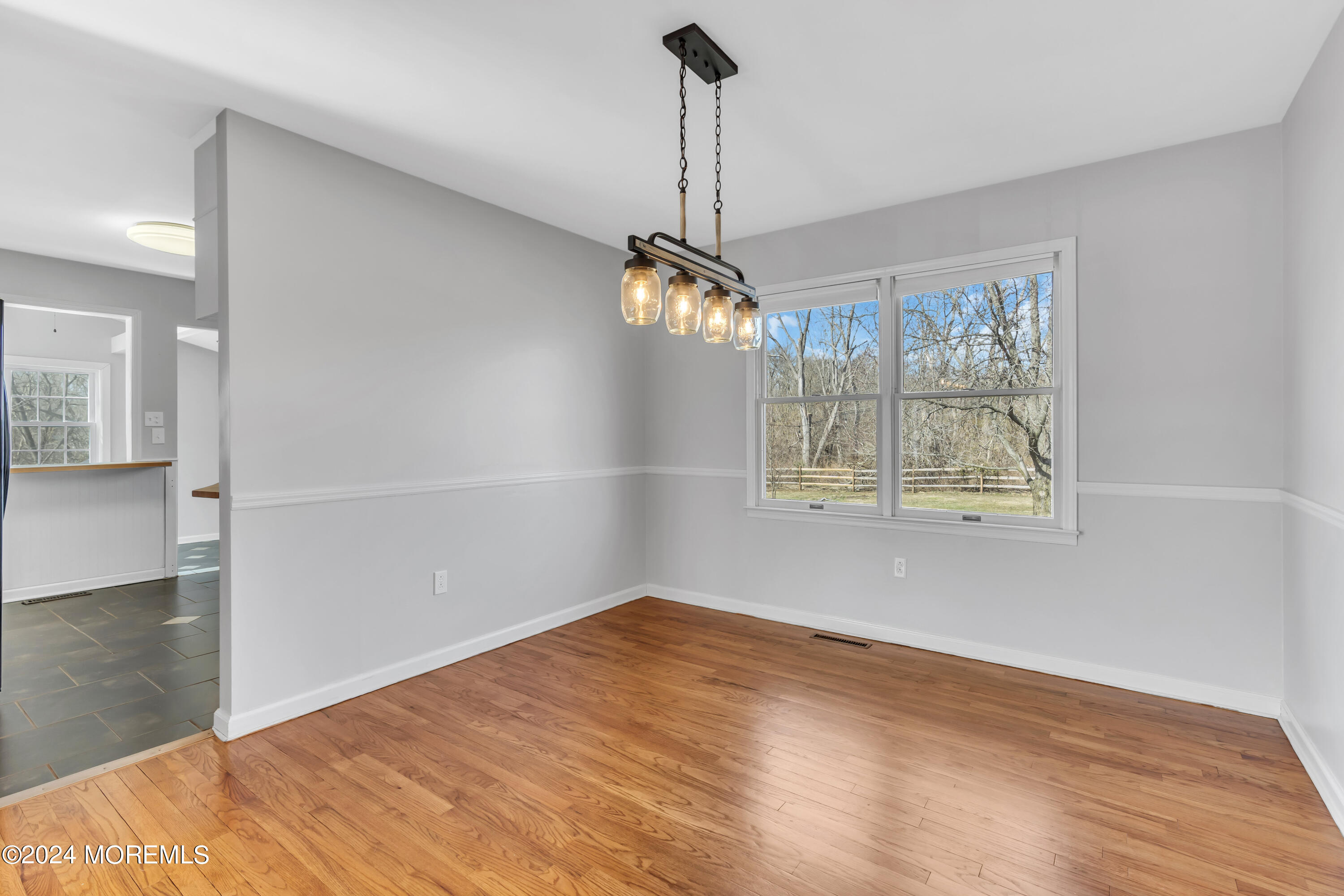 184 Burlington Path Road Cream Ridge, NJ 08514 - Photo 8 of 42 013_dsc02065
