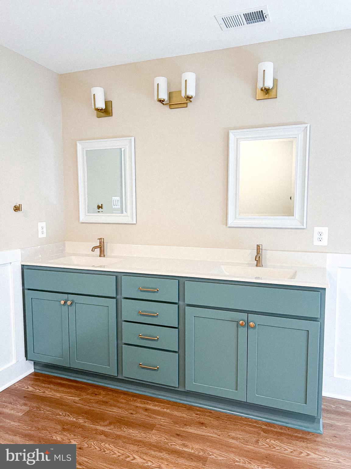 6764 Hemlock Point Road New Market, MD 21774 - Photo 7 of 18 Owner's bathroom.