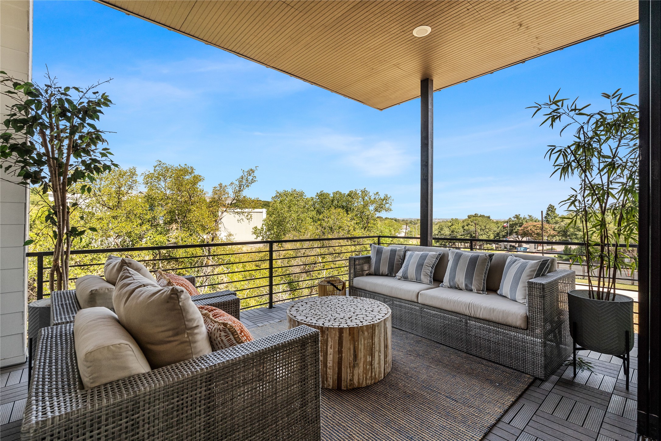 4916 Meller Gardens Austin, TX 78741 - Photo 4 of 30