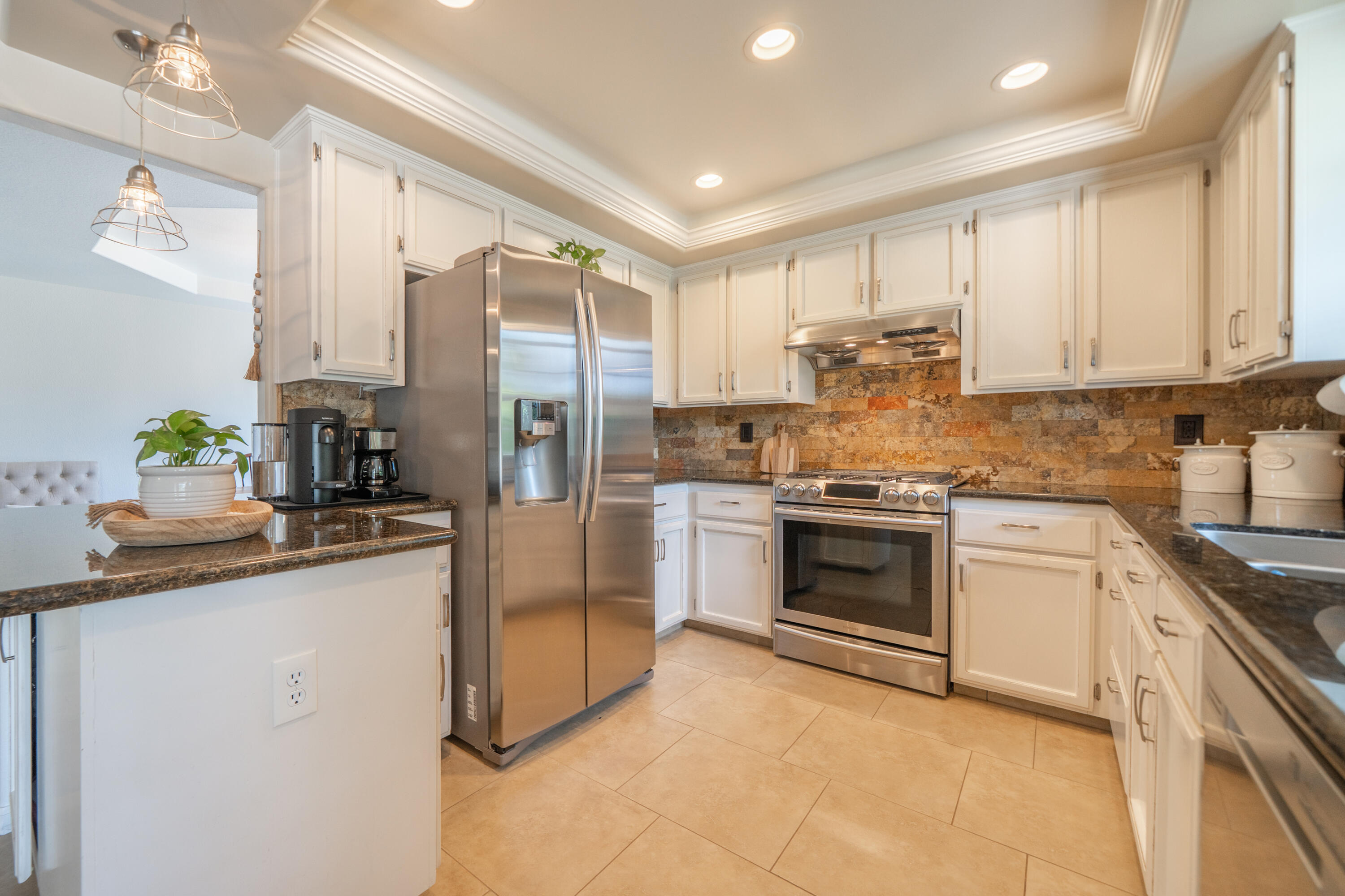 1044 Riviera Drive Redding, CA 96001 - Photo 13 of 46 1044 Riviera Dr-21