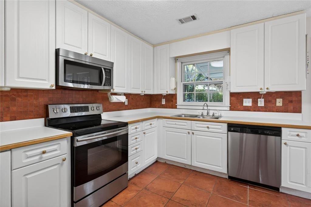 4644 Driftwater Road Duluth, GA 30096 - Photo 7 of 30