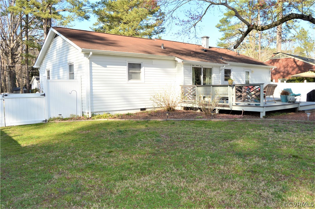 202 Riverside Drive Yorktown, VA 23692 - Photo 4 of 50 Gallery Image 4