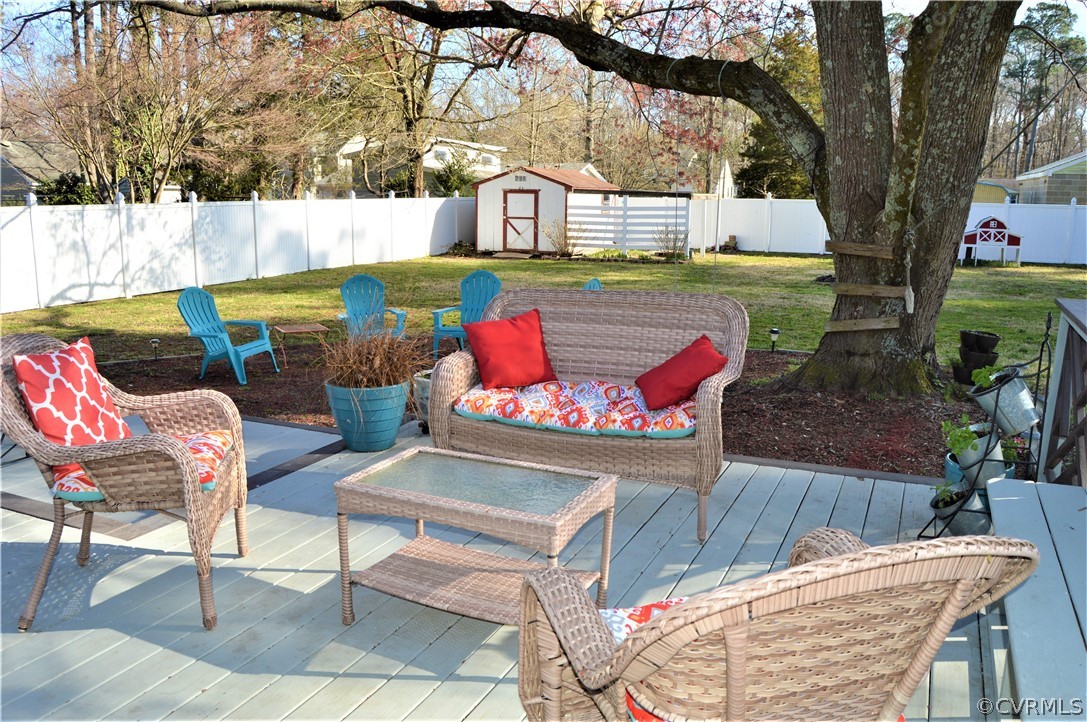 202 Riverside Drive Yorktown, VA 23692 - Photo 7 of 50 Gallery Image 7