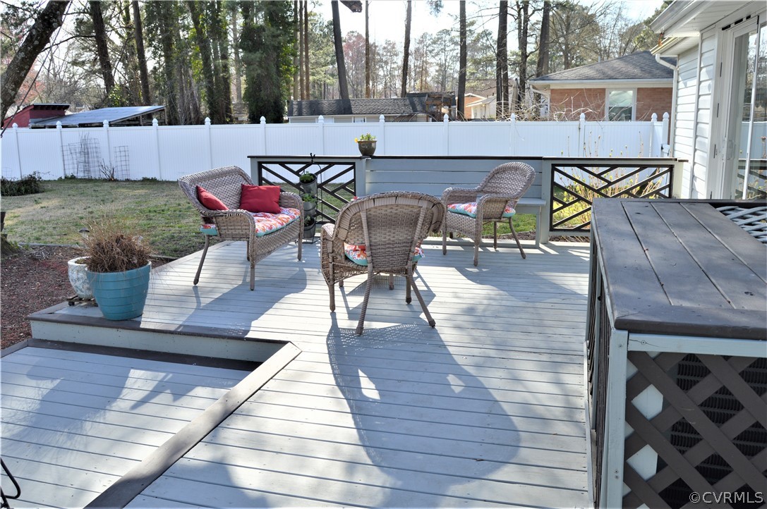 202 Riverside Drive Yorktown, VA 23692 - Photo 9 of 50 Gallery Image 9