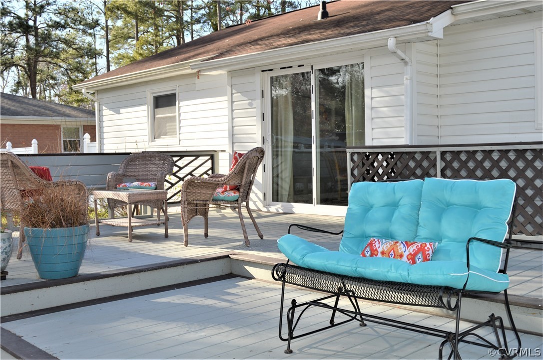 202 Riverside Drive Yorktown, VA 23692 - Photo 10 of 50 Gallery Image 10