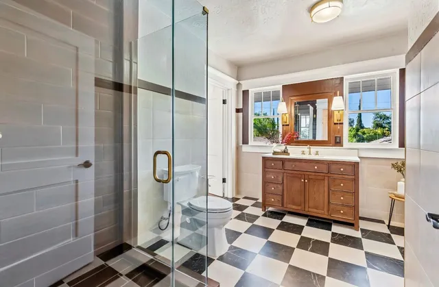 $835,000 | 1487 North Echo Avenue, Fresno, CA 93728