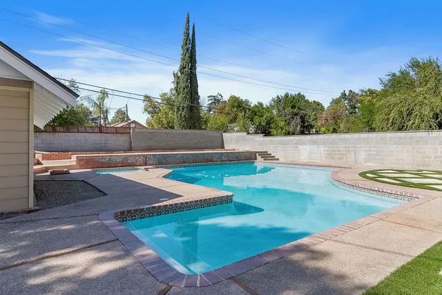 $835,000 | 1487 North Echo Avenue, Fresno, CA 93728