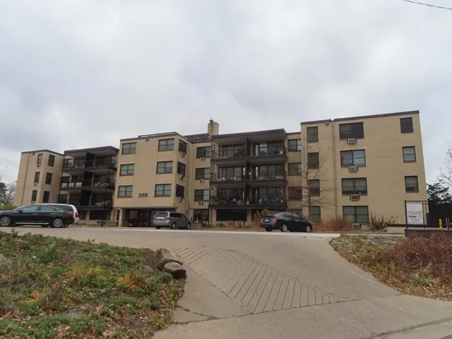 $189,900 | 3150 Excelsior Boulevard, Unit 304, Minneapolis, MN 55416