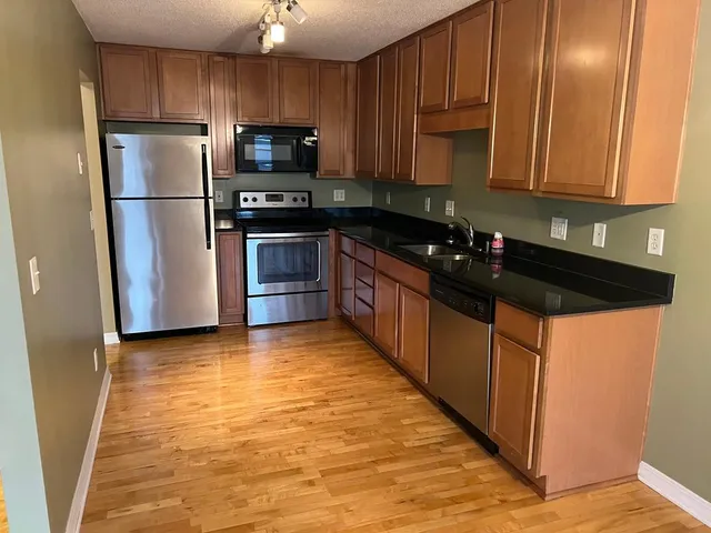 $189,900 | 3150 Excelsior Boulevard, Unit 304, Minneapolis, MN 55416