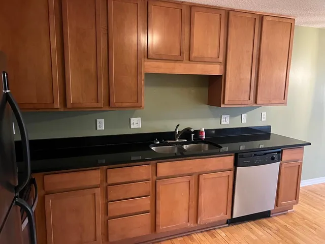 $189,900 | 3150 Excelsior Boulevard, Unit 304, Minneapolis, MN 55416