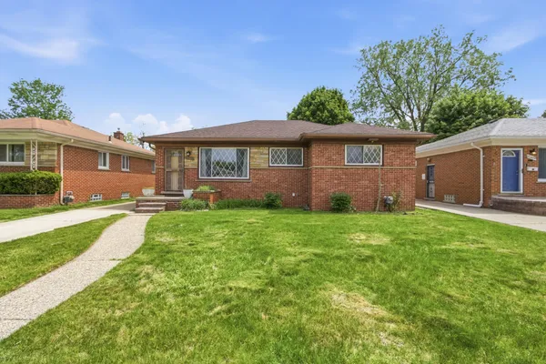 $210,000 | 21630 Westhampton Street, Oak Park, MI 48237