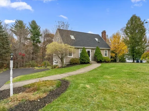 $525,000 | 4 North Meadow Lane, Charlton, MA 01507
