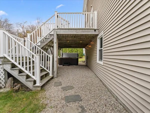 $525,000 | 4 North Meadow Lane, Charlton, MA 01507