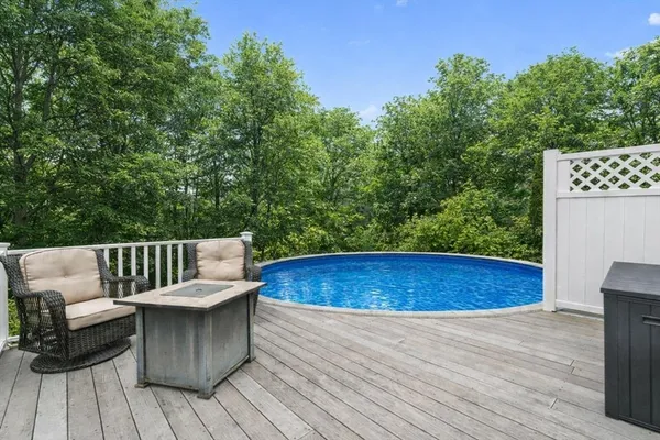 $525,000 | 4 North Meadow Lane, Charlton, MA 01507