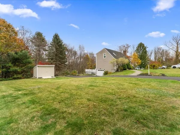 $525,000 | 4 North Meadow Lane, Charlton, MA 01507