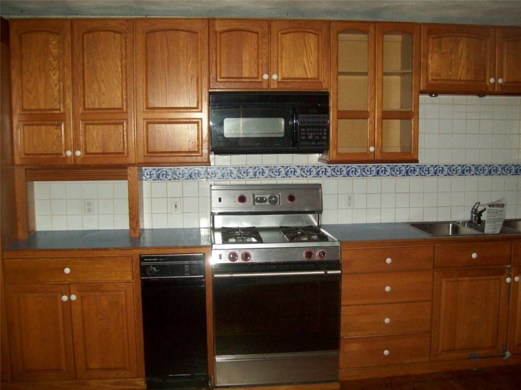 245 Read School House Road Coventry, RI 02816 - Photo 5 of 18