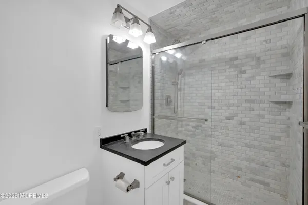 $3,300 | 28 Riverside Avenue, Unit 5J, Red Bank, NJ 07701