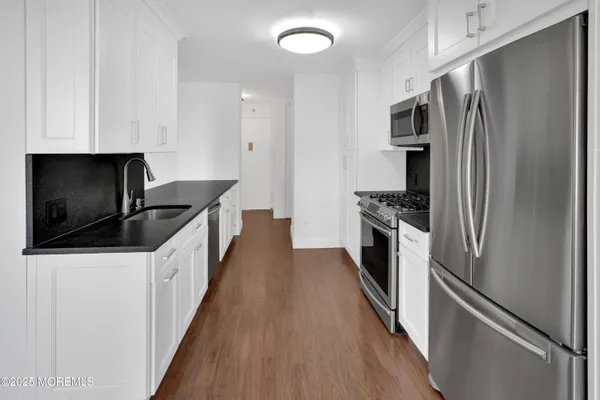 $3,300 | 28 Riverside Avenue, Unit 5J, Red Bank, NJ 07701