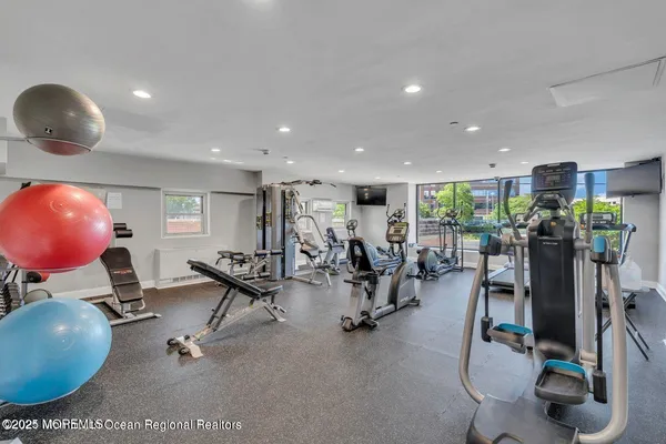 $3,300 | 28 Riverside Avenue, Unit 5J, Red Bank, NJ 07701