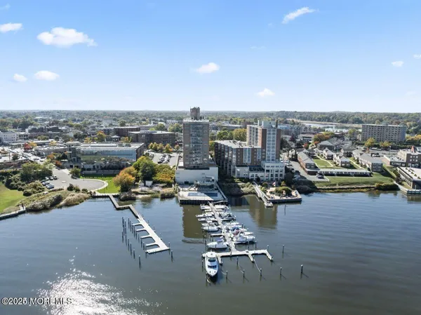 $3,300 | 28 Riverside Avenue, Unit 5J, Red Bank, NJ 07701