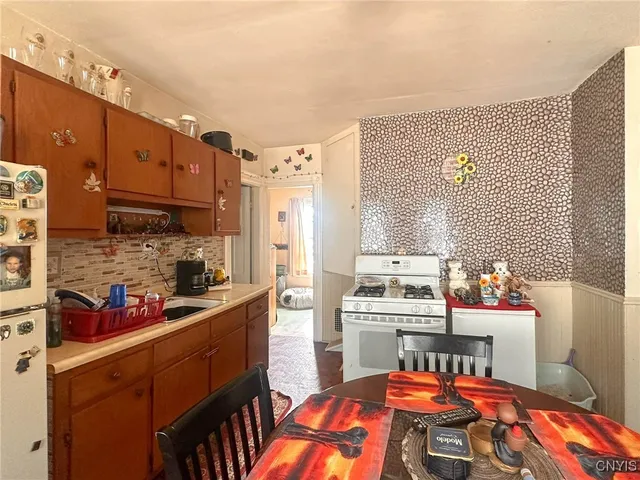 $124,900 | 1109 York Street, Utica, NY 13502