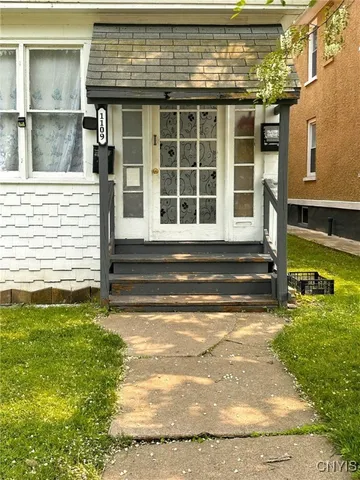 $124,900 | 1109 York Street, Utica, NY 13502