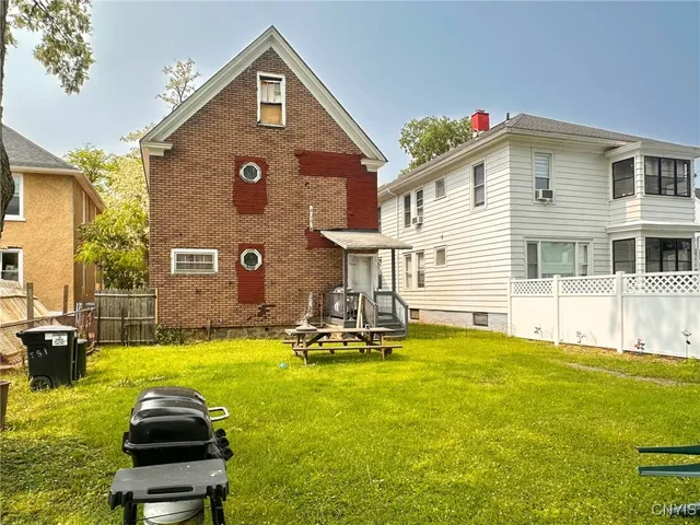 $124,900 | 1109 York Street, Utica, NY 13502