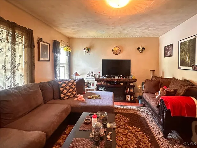 $124,900 | 1109 York Street, Utica, NY 13502