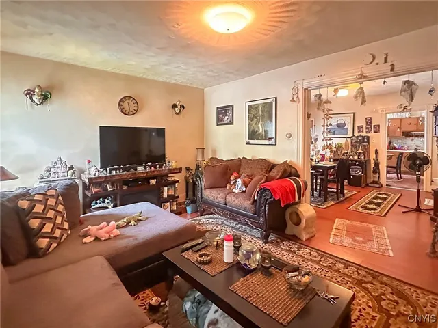 $124,900 | 1109 York Street, Utica, NY 13502