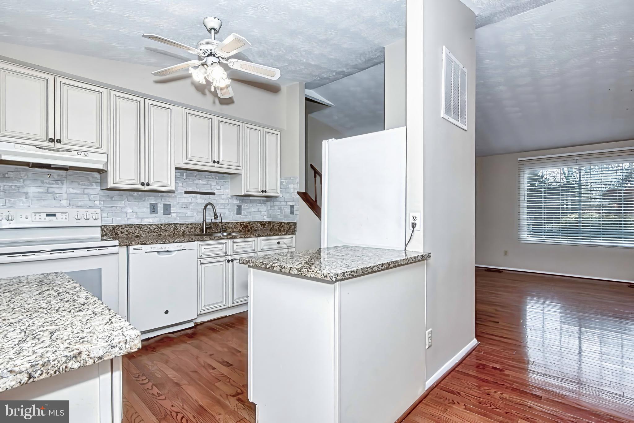 12828 Pinecrest Road Herndon, VA 20171 - Photo 10 of 46