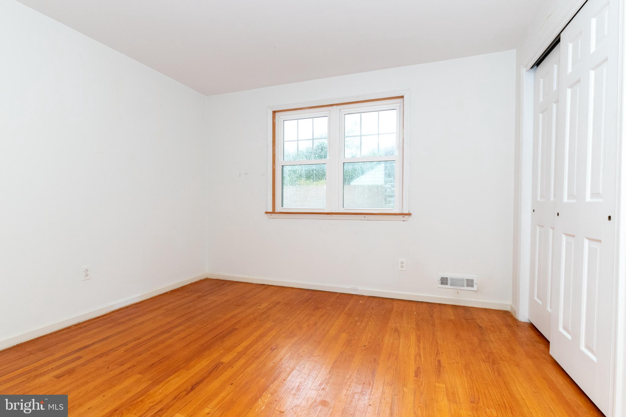 2 Tendring Road Cherry Hill, NJ 08003 - Photo 43 of 67 middle bedroom