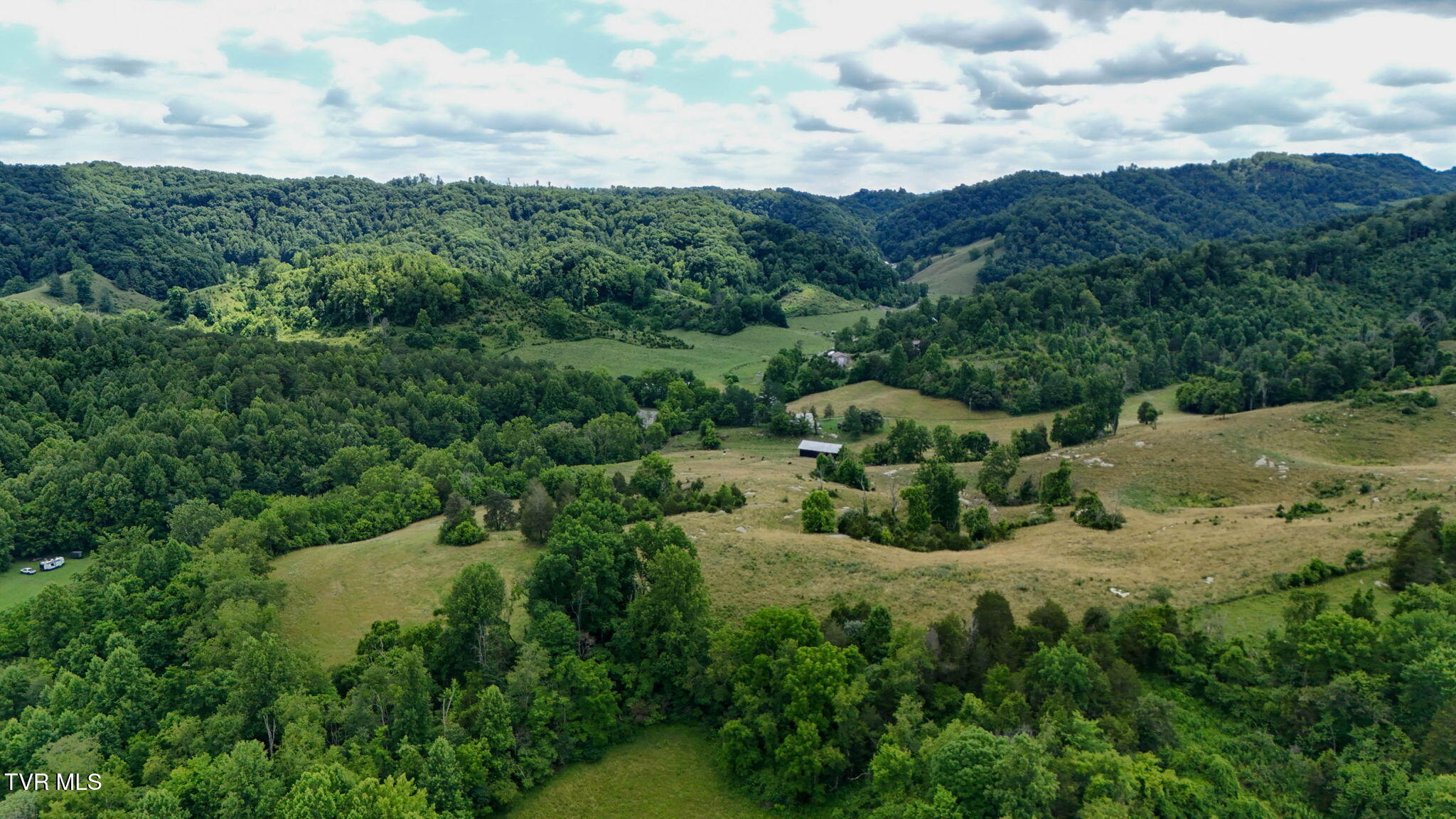 156 Shelleys Road Bristol, VA 24202 - Photo 5 of 38 5-web-or-mls-156 Shelleys Rd Drone JC-6