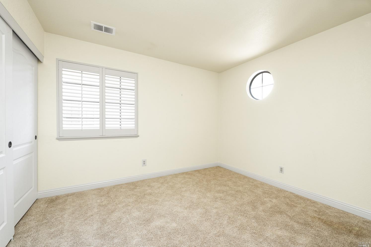 7216 Roxanne Lane Rohnert Park, CA 94928 - Photo 30 of 40 an empty room with a window