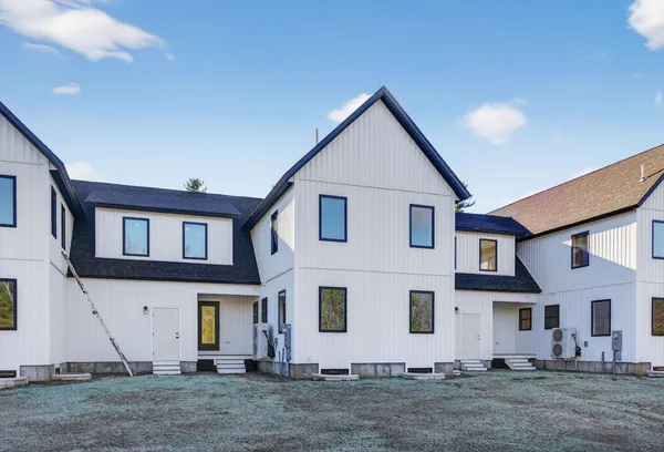 $649,000 | 30 Fairway Commons Drive, Unit 10, Gorham, ME 04038