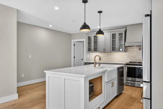 $649,000 | 20 Fairway Commons Drive, Unit 2, Gorham, ME 04038