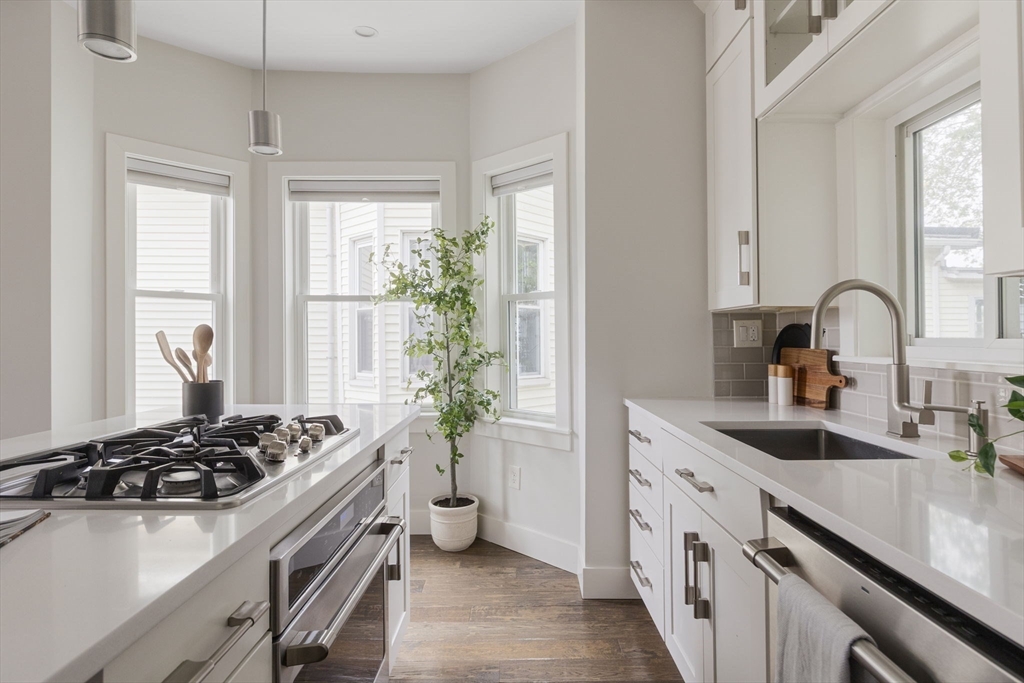 65 Concord Avenue, Unit 2 Somerville, MA 02143 - Photo 9 of 20