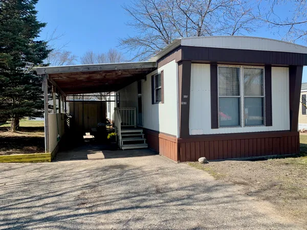 $52,000 | 2819 North Sandy Drive, Unit 558, Ludington, MI 49431