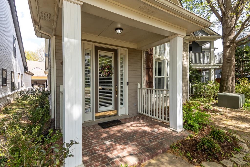 1290 Isle Pointe Drive Memphis, TN 38103 - Photo 2 of 30 a view of a entrance