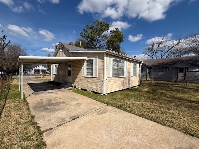 3714 Christie Street Houston, TX 77026 - Photo 8 of 24 a front view of a house with garden
