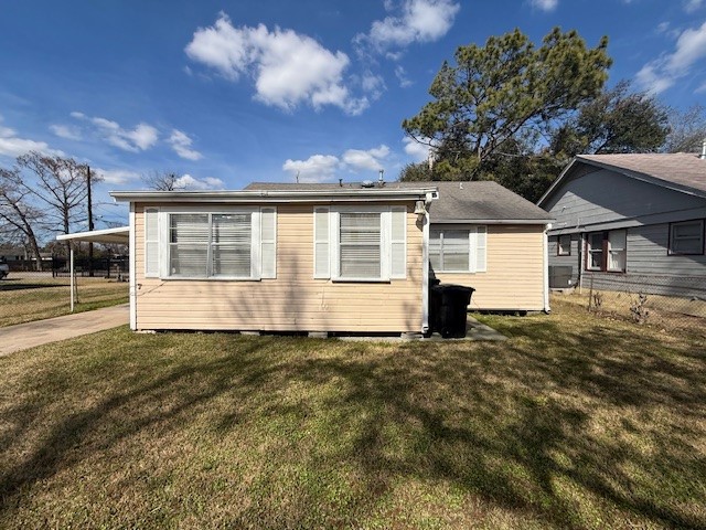 3714 Christie Street Houston, TX 77026 - Photo 10 of 24 a house view with a garden space