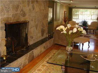 9279 Darlington Road Philadelphia, PA 19115 - Photo 3 of 12 Gallery Image 3