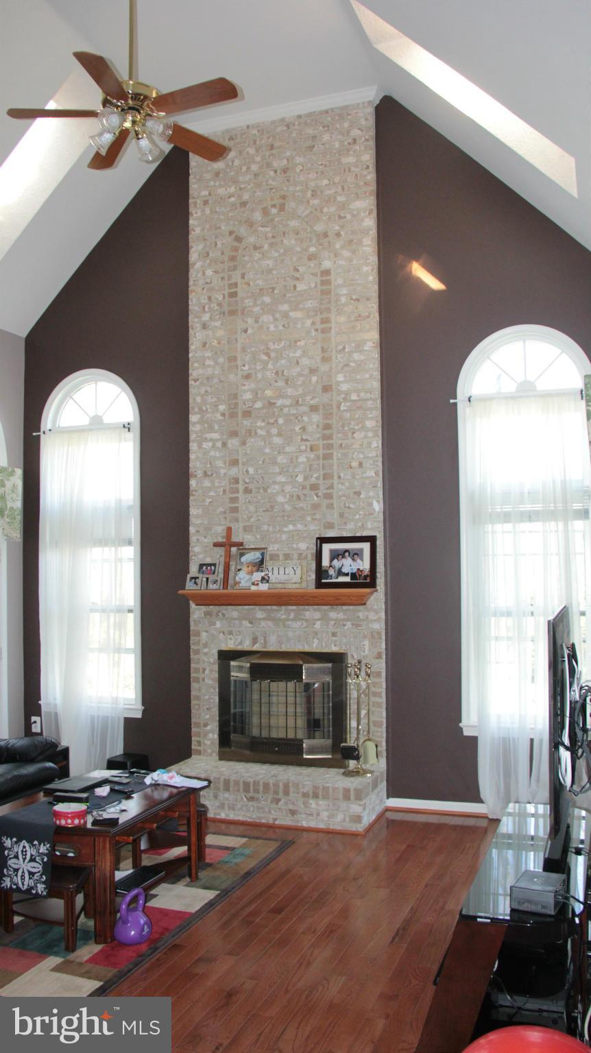 8964 Scott Street Springfield, VA 22153 - Photo 8 of 30 Family Room