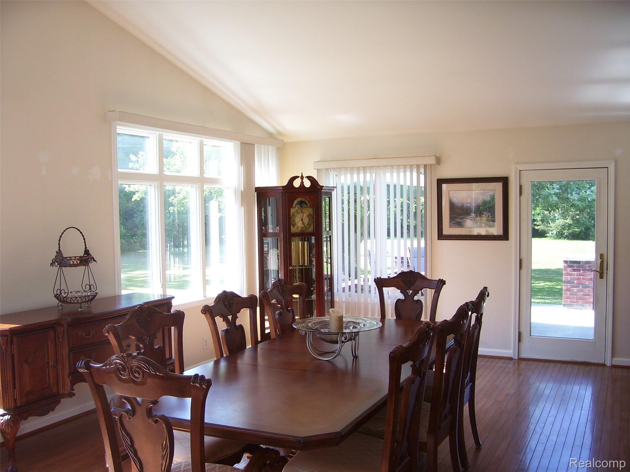 23233 Dayton Road Armada, MI 48005 - Photo 9 of 20 100_5580.JPG
