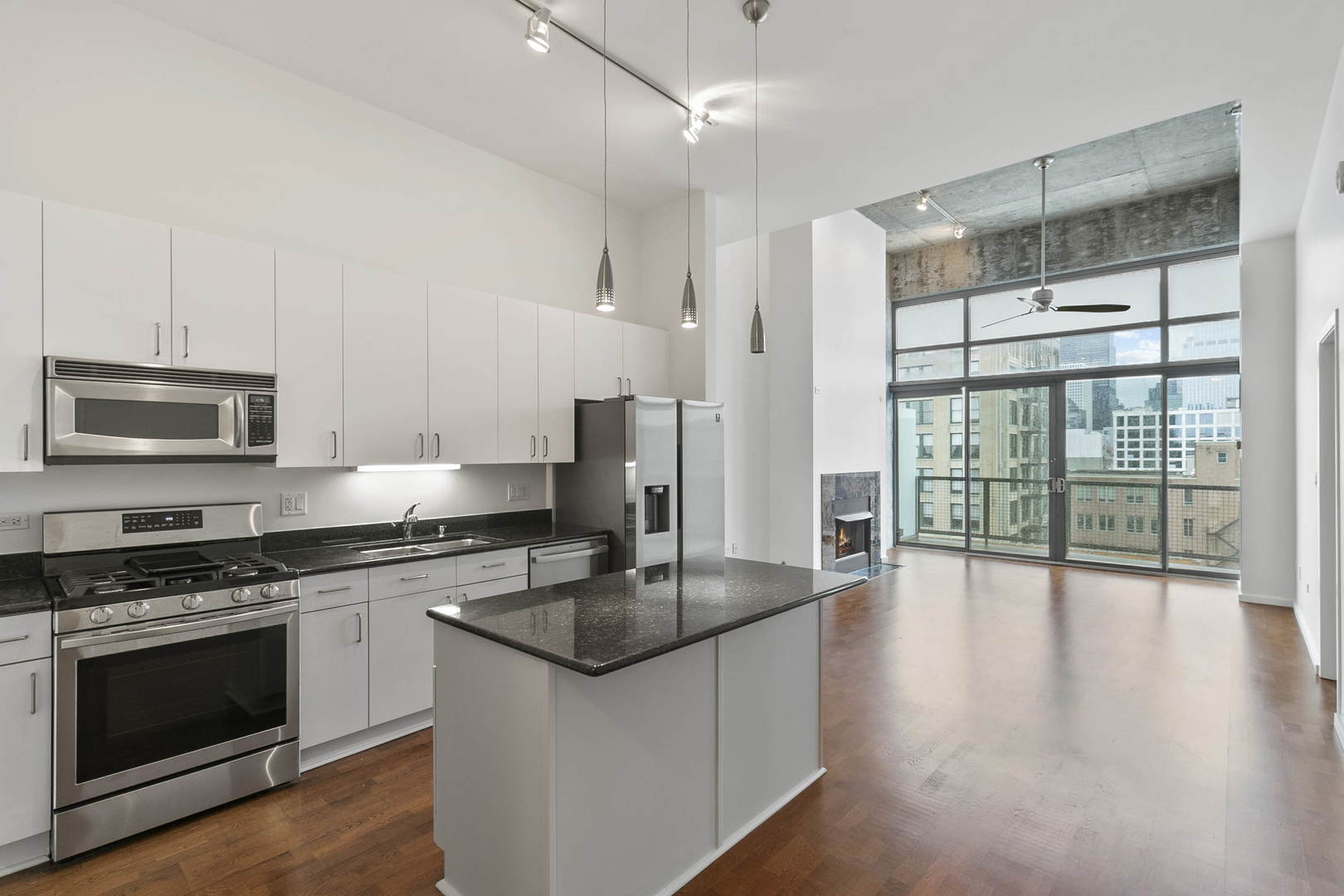 321 South Sangamon Street, Unit 907 Chicago, IL 60607 - Photo 2 of 8