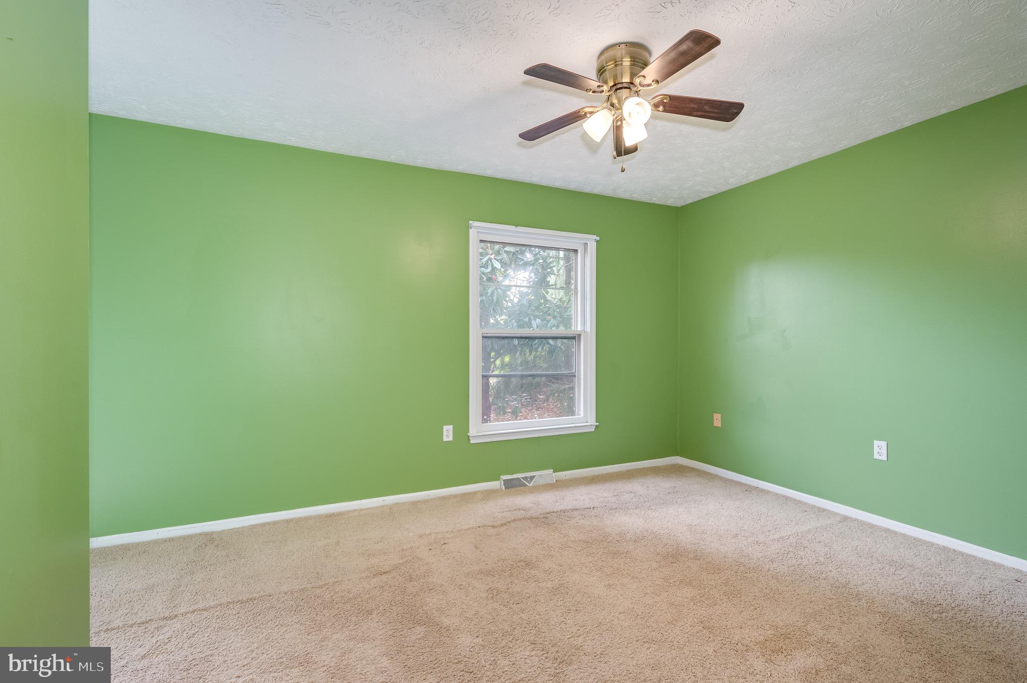 129 Longcroft Road Winchester, VA 22602 - Photo 30 of 37 Bedroom #2
