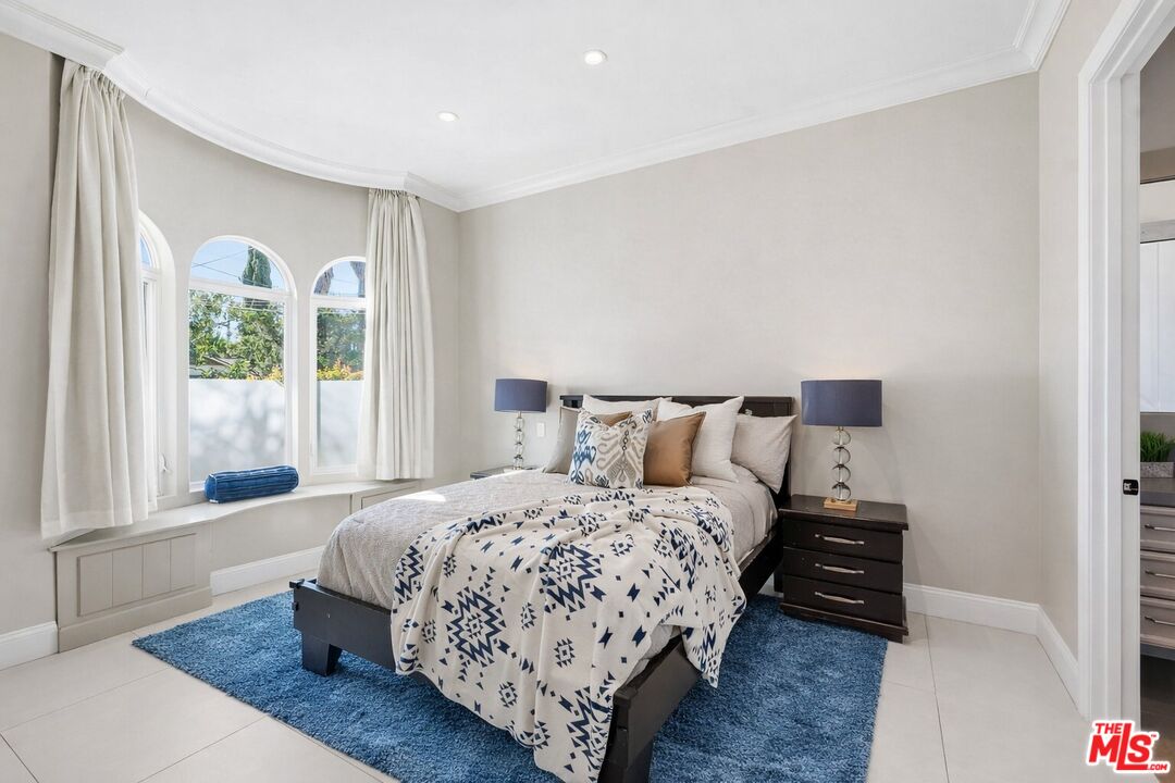 12419 Erwin Street Valley Village, CA 91606 - Photo 14 of 35