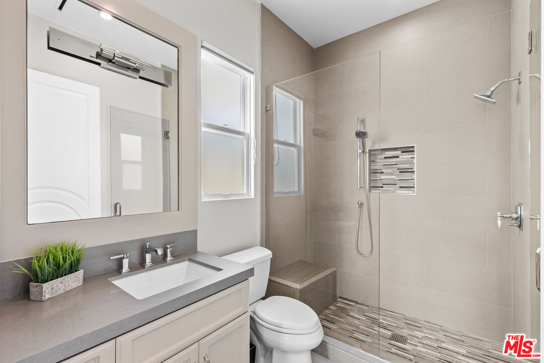 12419 Erwin Street Valley Village, CA 91606 - Photo 17 of 35