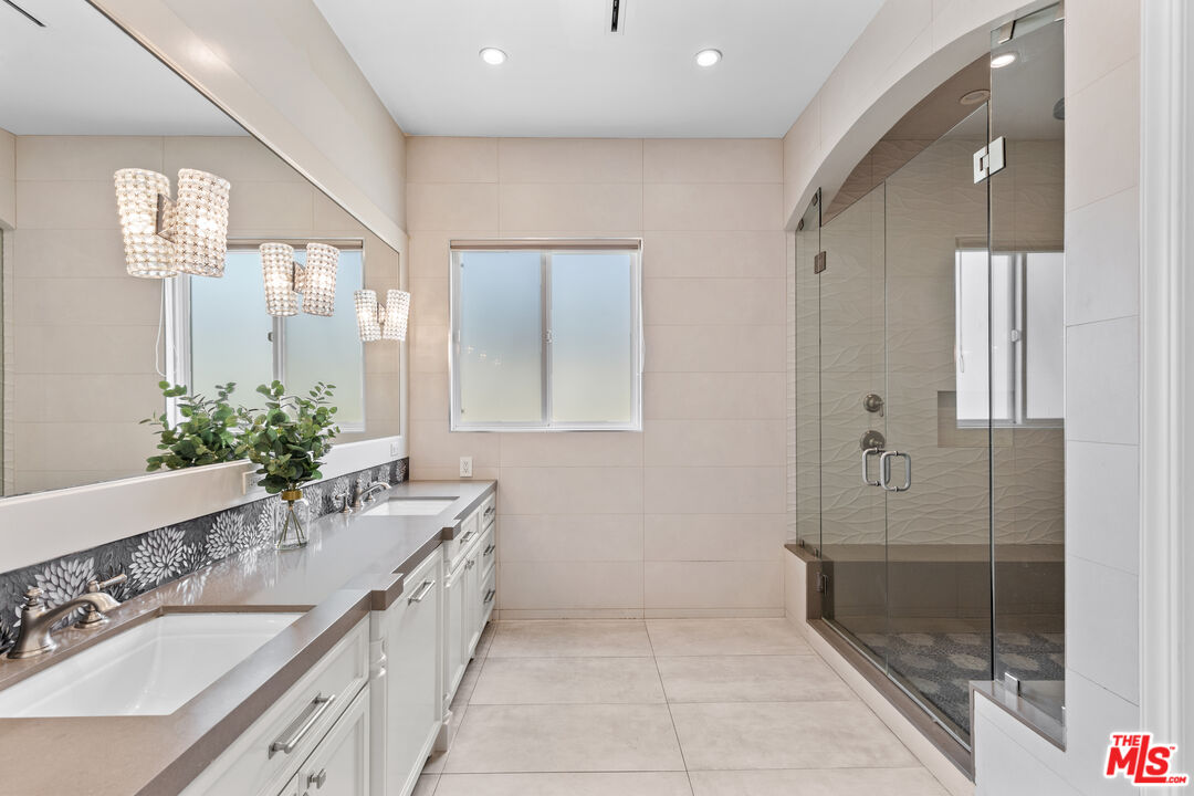 12419 Erwin Street Valley Village, CA 91606 - Photo 33 of 35