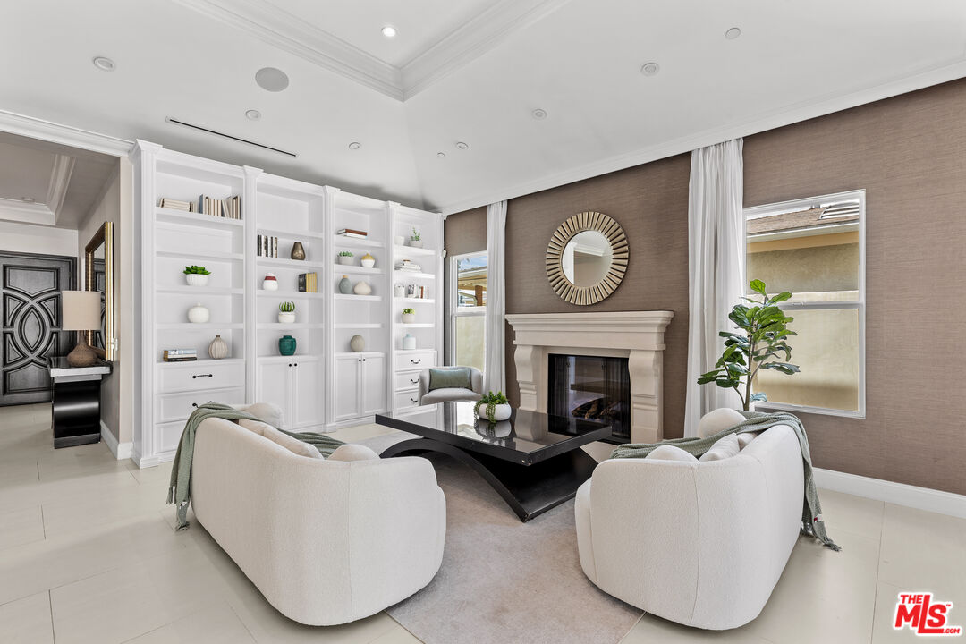 12419 Erwin Street Valley Village, CA 91606 - Photo 8 of 35